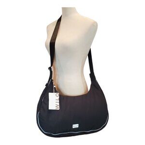 NWT WILO THE LABEL Active Crescent Gym/Travel Lightweight Bag w/adjustable strap